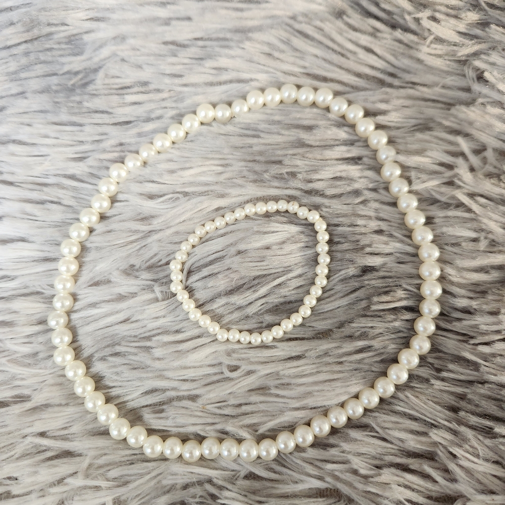 Elegant Faux Pearl Necklace and Bracelet Set